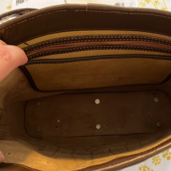 Dooney & Bourke Tote!! - Picture 10 of 12